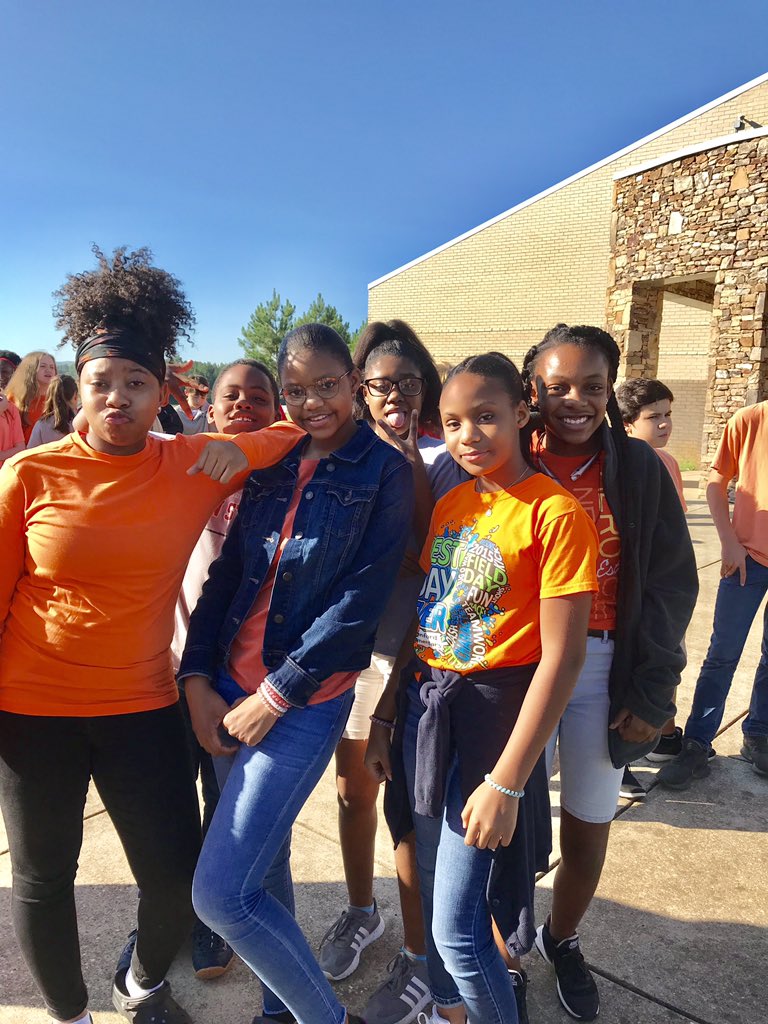 ausmms's tweet photo. @MunfordMiddleAL students are all fired up for pep rally for the @MunfordLions @BlairKSteffens @TCBOE #empoweredMMS https://t.co/UiWgA1r4PL