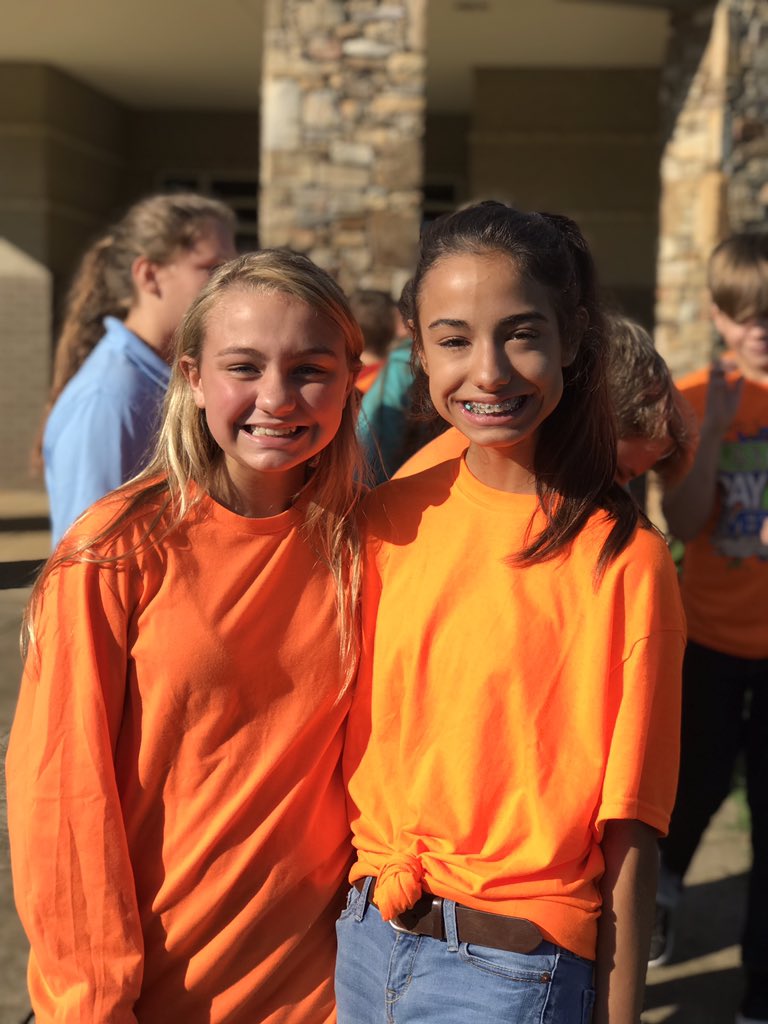 ausmms's tweet photo. @MunfordMiddleAL students are all fired up for pep rally for the @MunfordLions @BlairKSteffens @TCBOE #empoweredMMS https://t.co/UiWgA1r4PL