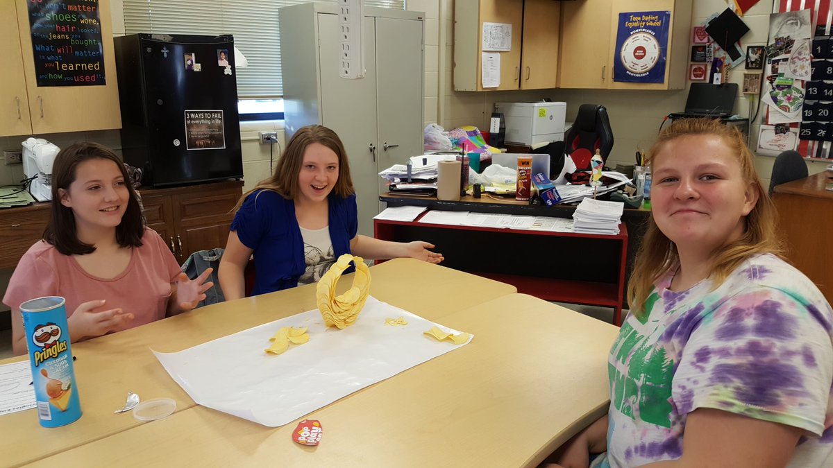 Ms_ShafShaf's tweet photo. Pringles STEM activity challenge...
Who can make a sphere out of JUST Pringles? https://t.co/k46dqQJd1O
