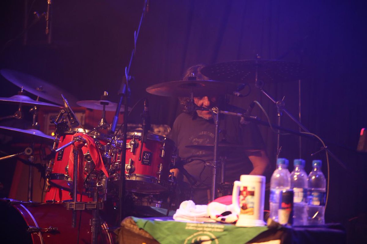 KAPANGASOK's tweet photo. Esto pasó ayer en @elvisriocuarto
#elvisbar #elvis17años
Esta noche nos vemos Rosario‼‼‼
Entradas en boleterías a partir de las 20 hs.
#kapanga2019 https://t.co/MxbTJ14lrN