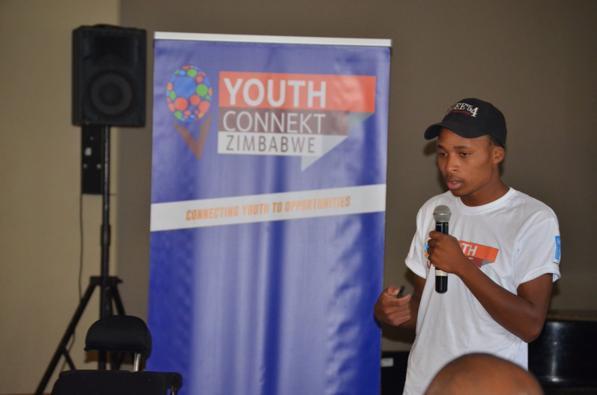 YouthConnektZim's tweet photo. Zibusiso Ndhlovu, the Mat North winner, a young innovator building wheelchairs sensitive to head motions pitched his innovation (with his team member) to the new set of judges & the team fiercely defended their innovation. #DontMissTheBus #FinalBusStop @zndhlovu58 @UNDPZimbabwe https://t.co/T4gc0YXBiL