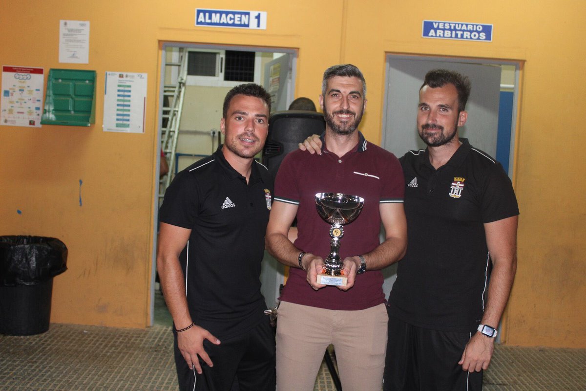 photobones1's tweet photo. Campeones fiesta de santa Ana que el ridmo no para no !!!!!!🕺🕺 seguimos creciendo 🍍 https://t.co/EMWhwzuFWa