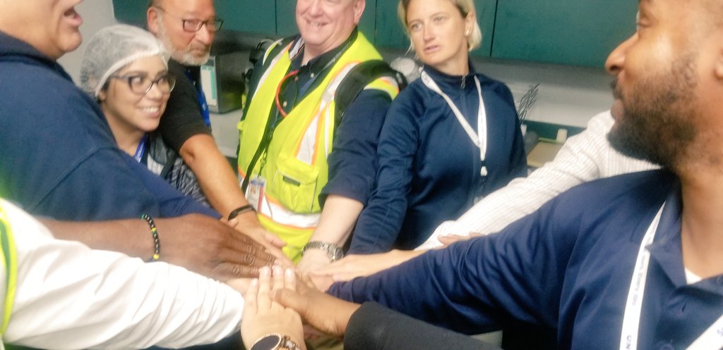 We are full focus on our Core 4 fundamentals! We WILL be SAFE, Caring, Dependable and Efficient! EWR Catering Ops is on #focusmode <a href="/blairtaylor773/">Blair Taylor</a> <a href="/vinodrbollam/">Vinod Bollampally</a> <a href="/eschwartz1719/">Evan Schwartz</a> <a href="/Bret_M_Anthony/">Bret Anthony</a> <a href="/CharleanGmunder/">Charlean Gmunder</a> @elmaher_n <a href="/GomezMeade/">Carlos Gomez-Meade</a>  #EWRCATERING #EWR #Unitedcatering <a href="/weareunited/">We Are United</a>