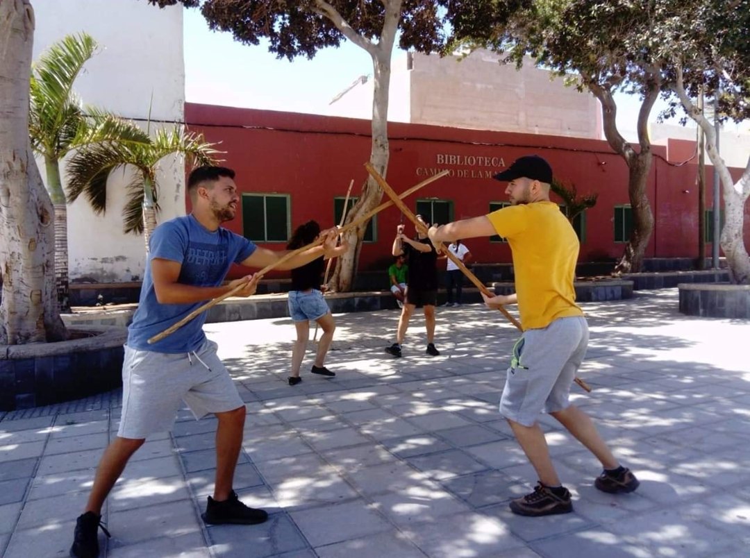 CSCBalos's tweet photo. La Asociación cultural LA REVOLIÁ retoma sus entrenamientos. En nuestro municipio, los viernes a las 18 horas en el CEIP Camino de la Madera (Orilla Baja) https://t.co/obY95LDY30