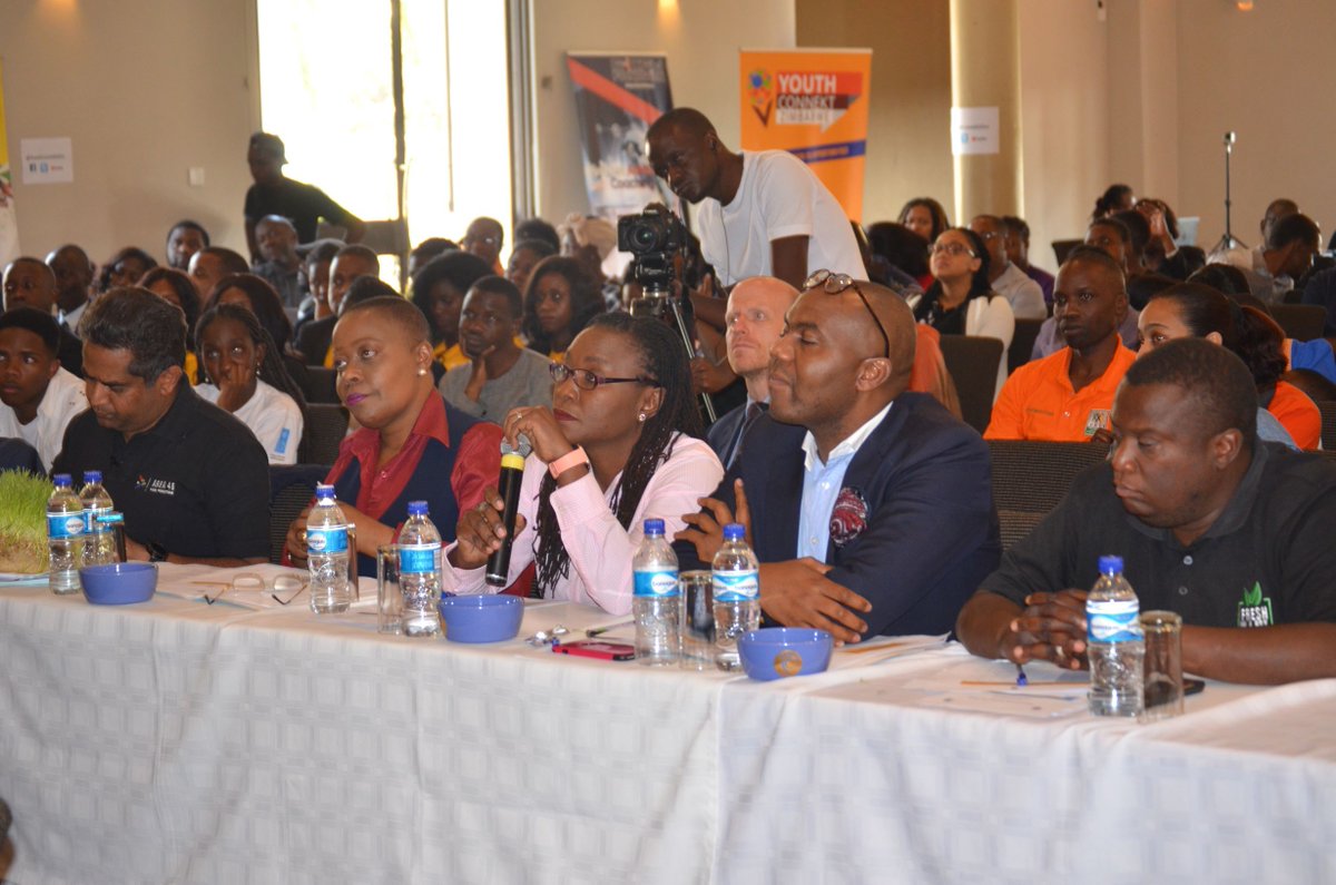 YouthConnektZim's tweet photo. Another shot of judges intently listening to a finalist pitching. #DontMissTheBus #FinalBusStop @UNDPZimbabwe https://t.co/GZNIPv70v2