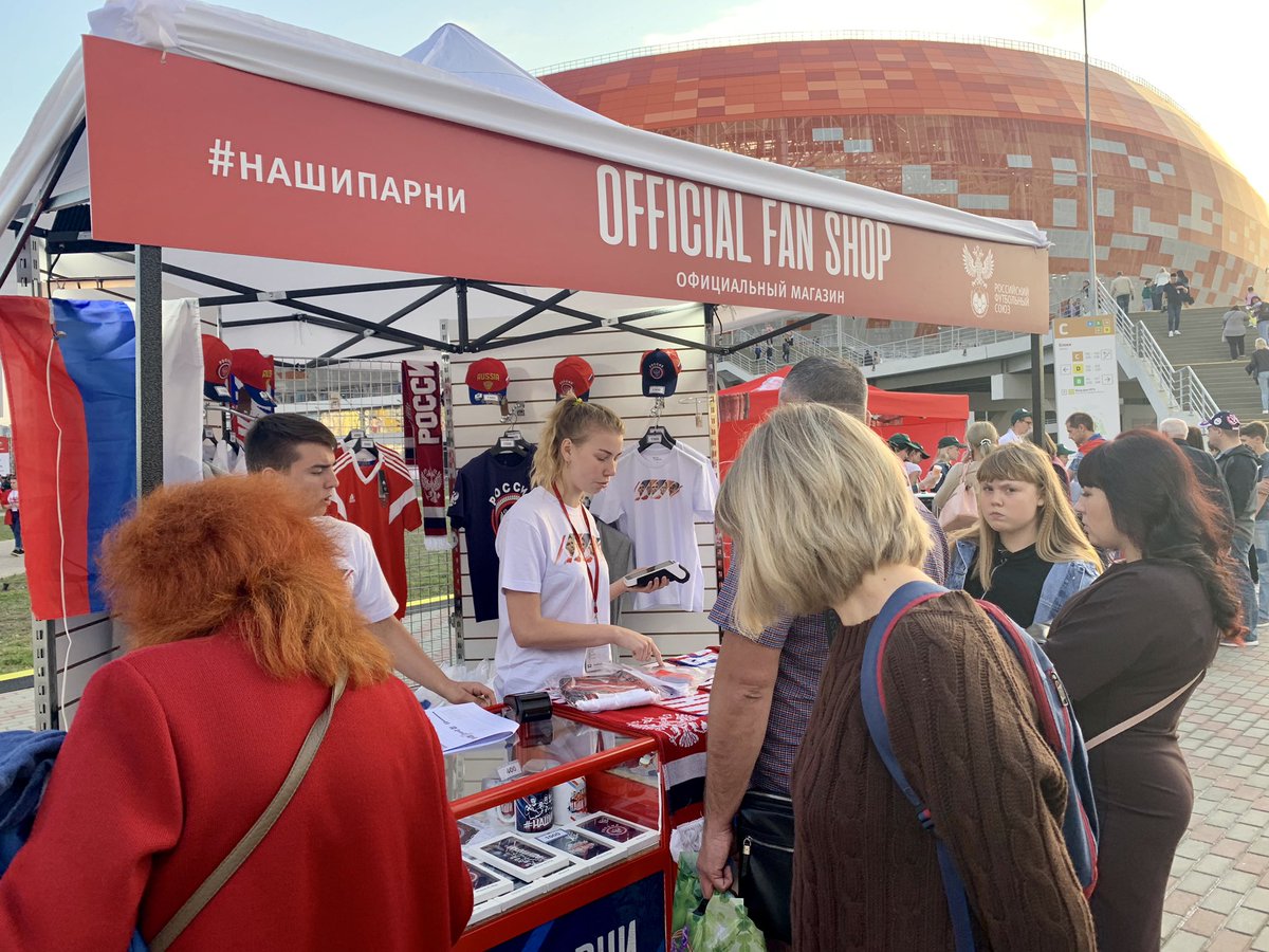 tereshin_k's tweet photo. 1,5 часа до матча молодежки
#нашипарни https://t.co/CMHUExclXs