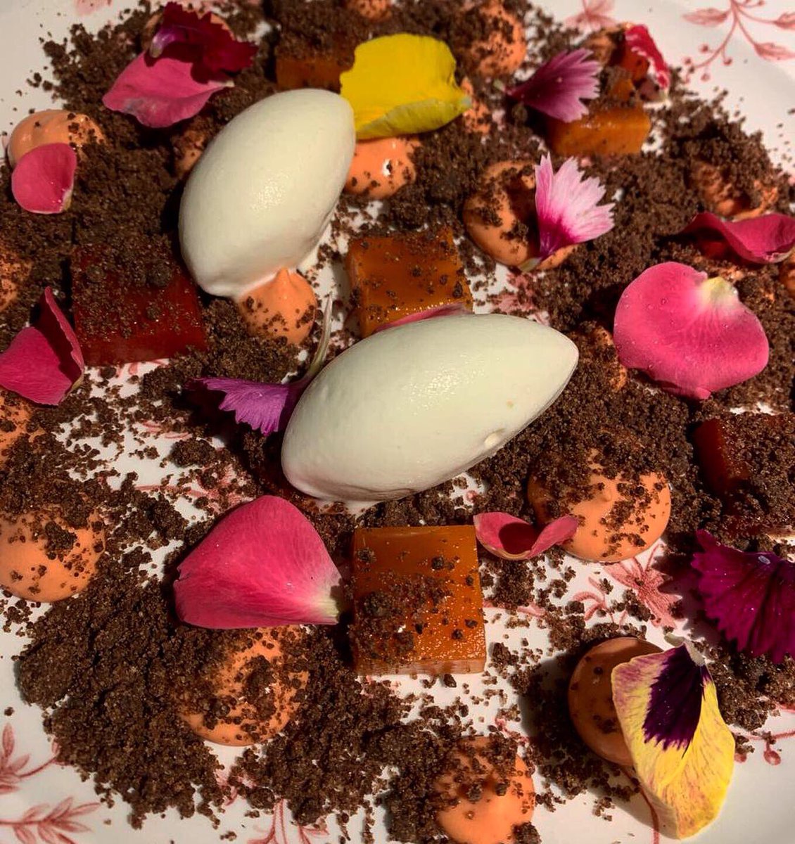 SandraVinos's tweet photo. Maravillosa experiencia en @rest_Quintonil. Gracias por todas tus maravillosas atenciones, @NavaWilton. 

Platos y vinos realmente espectaculares. 

Gran lugar en CDMX, manteniendo siempre su calidad e innovación. https://t.co/V2DuGk3pTg