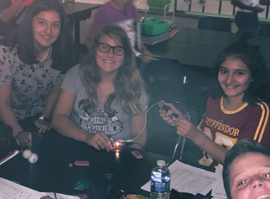 TraciPrice's tweet photo. I spied something amazing happening in @lindsay_jku  Ms. Pitman’s classroom today! #propertiesofmatter #conductors @MittelstadtKISD @KleinISDscience https://t.co/1Wobs16mqe