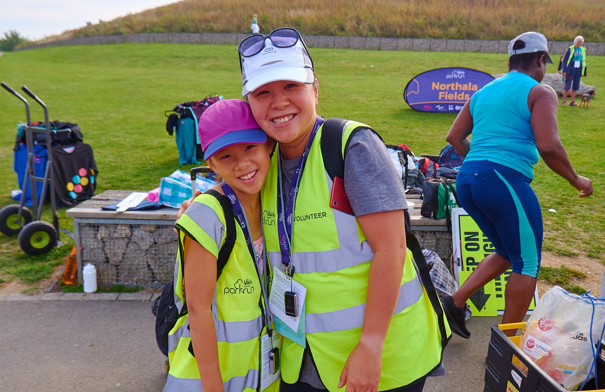 It's Friday, which means parkrunday tomorrow!

🔄 RT if you're walking, jogging or running
❤️ Like if you are volunteering

As always, we want to know...

📍 Where you're parkrunning
⏱️ What you're aiming for

🌳 #loveparkrun