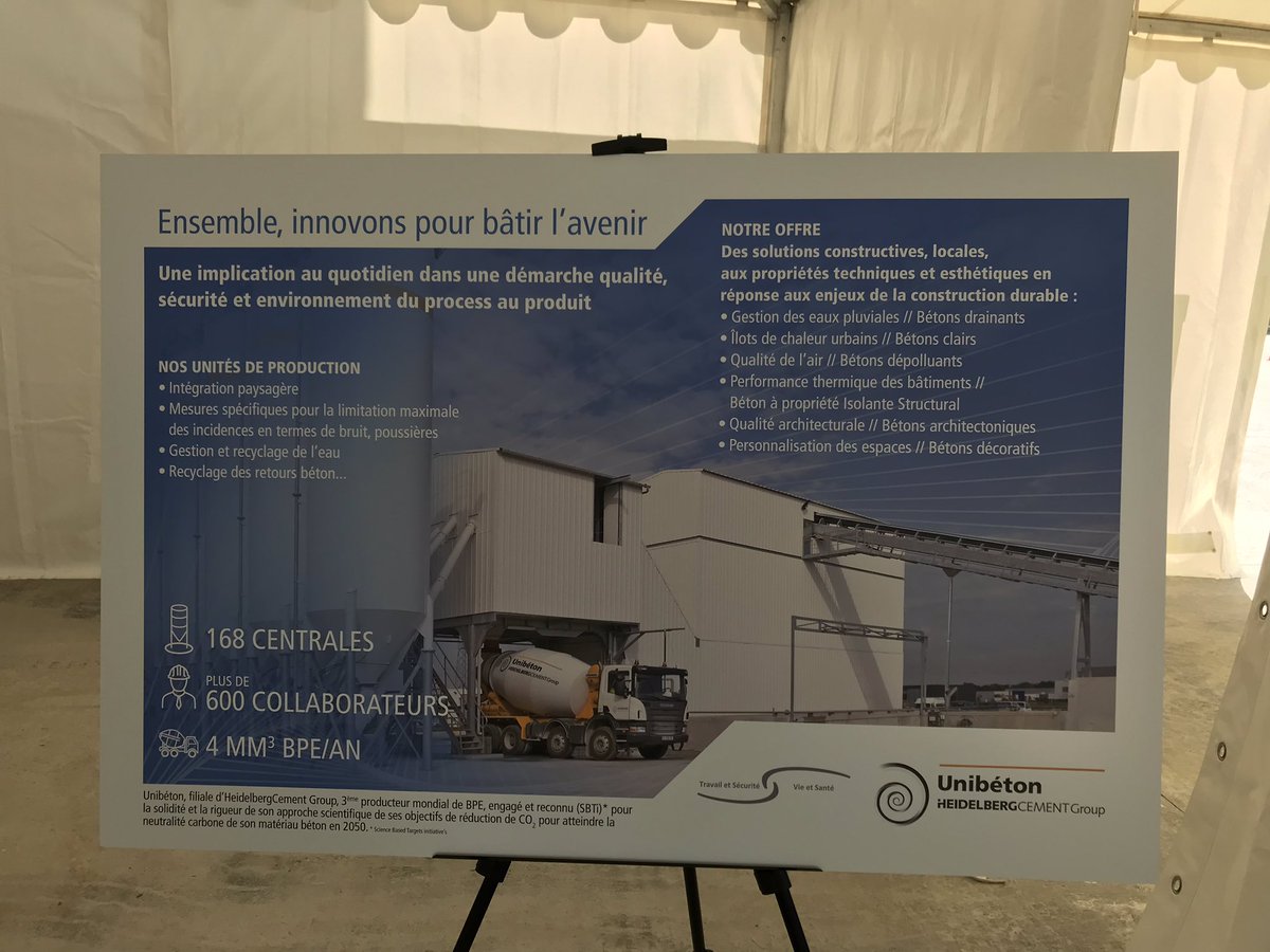 conrad_buttons's tweet photo. Livraison du premier porteur toupie béton au gaz en France. Partenariat innovant et réussi entre @ScaniaFrance #tratel @GSMUnibeton @Liebherr #DeveloppementDurable #gnv https://t.co/WUASCXnWJa