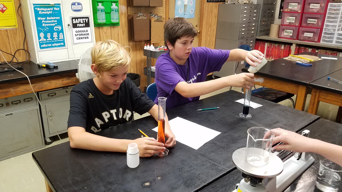 GRS_Science's tweet photo. Metric Measure Boot Camp today in class! 📏 #accuracy #significantdigits #handsonlearning
#GRStradition #GRSpride https://t.co/JyfGdflbod