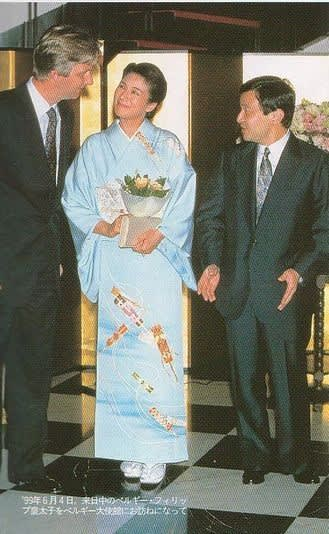 Twitter 上的 みずのみこ 99年6月はベルギー国王 当時王太子 ご夫妻御ご成婚前なんだけど 12月に結婚式 6月にフィリップ王太子が来日された時婚約者のマチルドさんも一緒にいらしてたのかな 雅子さまの帯が違うようにも見えるけど色調かしら T Co