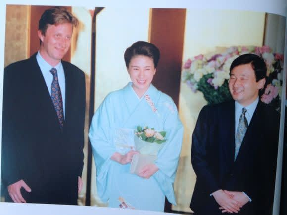 Twitter 上的 みずのみこ 99年6月はベルギー国王 当時王太子 ご夫妻御ご成婚前なんだけど 12月に結婚式 6月にフィリップ王太子が来日された時婚約者のマチルドさんも一緒にいらしてたのかな 雅子さまの帯が違うようにも見えるけど色調かしら T Co