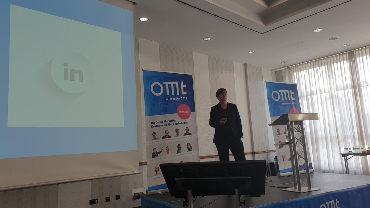 MuM_Walluf's tweet photo. #omt2019 Erleuchtungen zu LinkedIn. Danke #bettinabehrens https://t.co/TprP1vNs4h