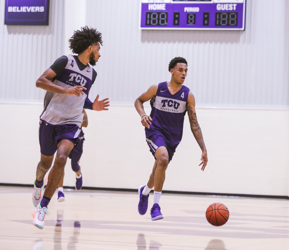 Happy Birthday Taryn! #GoFrogs 🎂