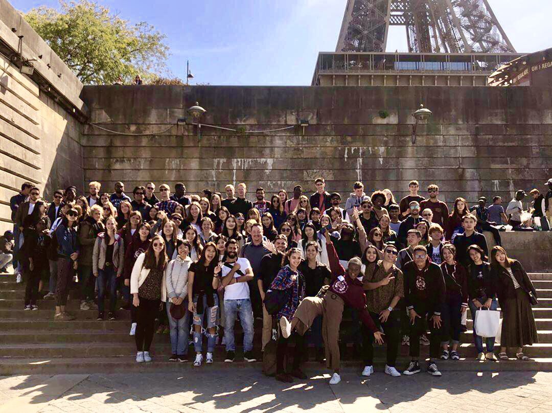 //#WelcomeDays // Bienvenue à tous nos #étudiants #étrangers ! C’est sous un beau ciel bleu qu’ils ont découvert la capitale aujourd’hui 🌞 Visite en bateau mouche, pique-nique...ont cloturé en beauté les #WelcomeDays organisés par les relations internationales de l’#UCP !