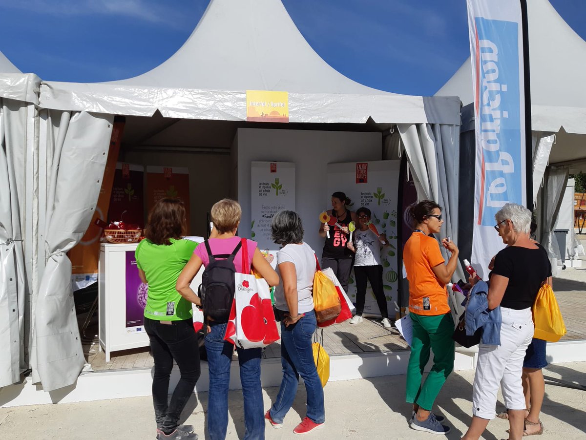 Aprifel_FR's tweet photo. 🏃🏻‍♀️Evénement🏃🏻‍♀️Le village de @LaParisienne6km est ouvert ! Venez récupérer votre dossard et n'hésitez pas à passer nous voir sur notre stand :D On vous réserve une petite surprise, avec des cadeaux à la clé ! #LP2019 #FandV4health https://t.co/E2Ftjxeu3Z