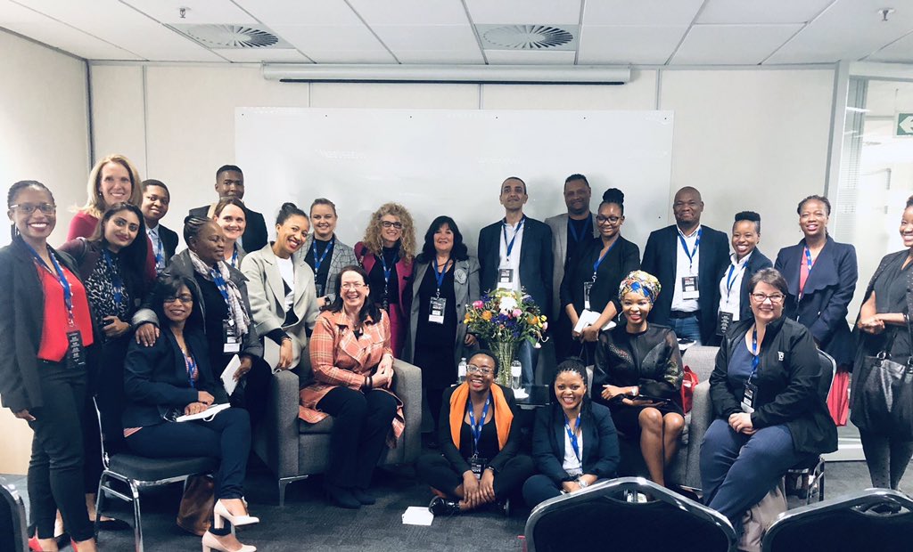 MbeleTshidi's tweet photo. “Before you are a leader, success is all about growing yourself. When you become a leader, success is all about growing others.”-Jack Welch, thanks @TheGautrain @Blackstar_Event @SundayTimesZA you made it possible to meet @bonang_mohale @janinehills @jackvandermerwe #LeadersMove https://t.co/tbofTXbDbv