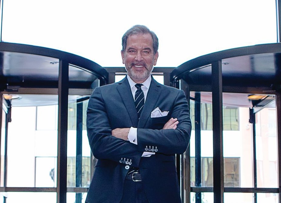 GazelleMag_USA's tweet photo. The Influence List 2019 - 20 People to Know in St. Louis! @RegionsBank @monetagroup @CompassRetirement @WUSTL @umsl @claytonjewelers @Eyeroceyewear1 @MercyClinic @DonaldDanforthCenter @stlzoo @WFSTL  @OTSL @CedarLakeCellar @CASCO @BiStateDev  https://t.co/hGZDlfqger https://t.co/nu1vzyJ3Kv