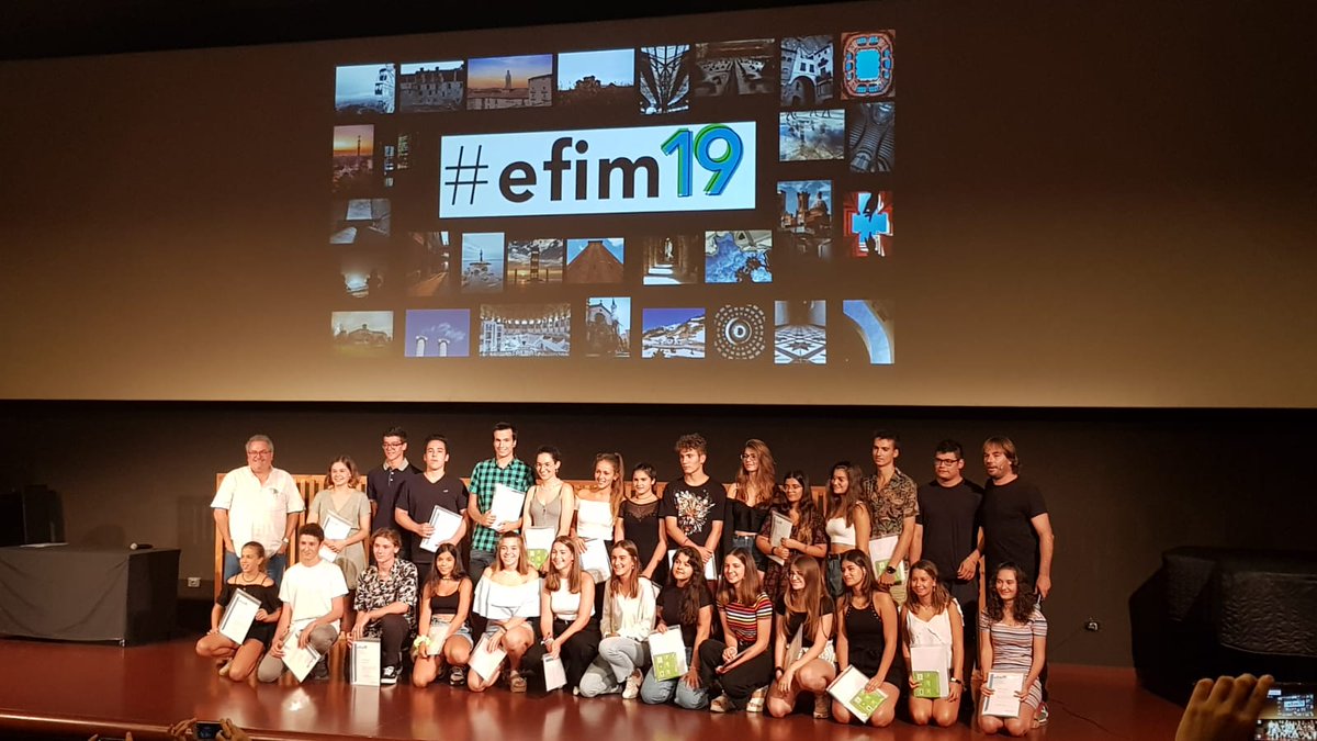 colsantpau's tweet photo. BATX | Ahir dues alumnes de batxillerat van recollir els seus merescuts premis del concurs d'Experiència Fotogràfica Internacional dels Monuments 2019 #Efim19. Les seves fotografies de la #CatedraldeTarragona van ser premiades com a finalista i guanyadora! #JoSocdelSantPau https://t.co/b8rDJWYHsW