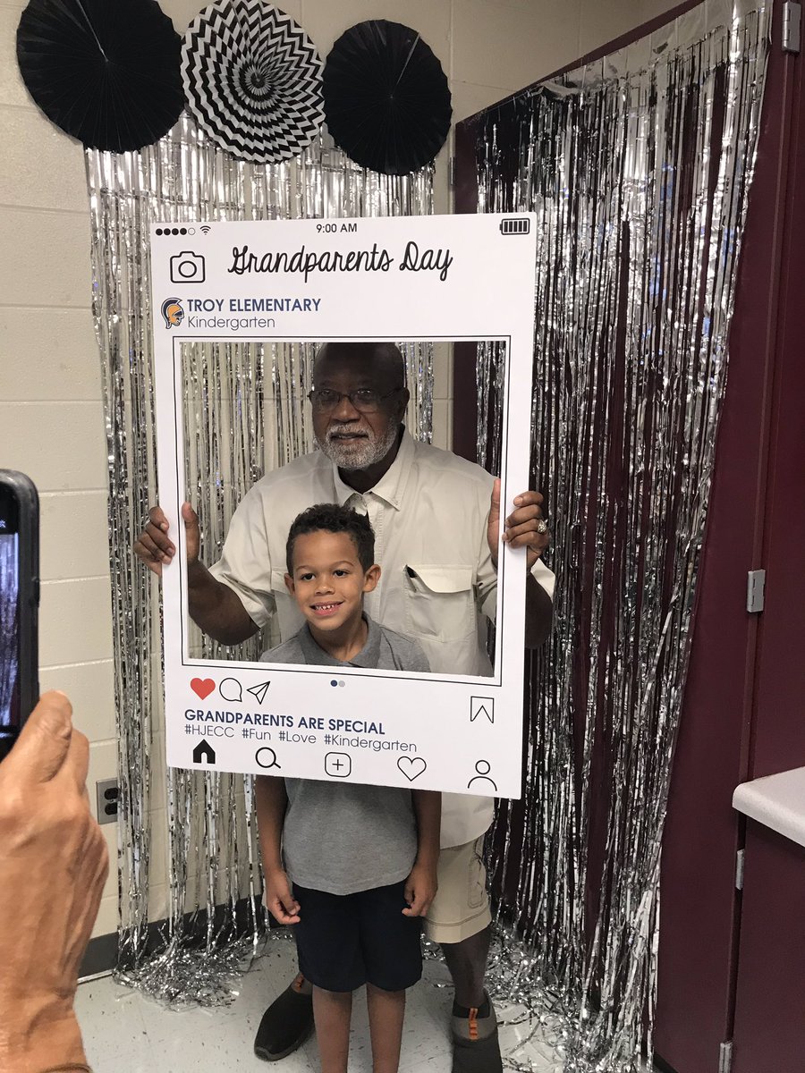 TroyElementary1's tweet photo. Happy Grandparents Day!
#testrojans https://t.co/1UUFRw9Rb3