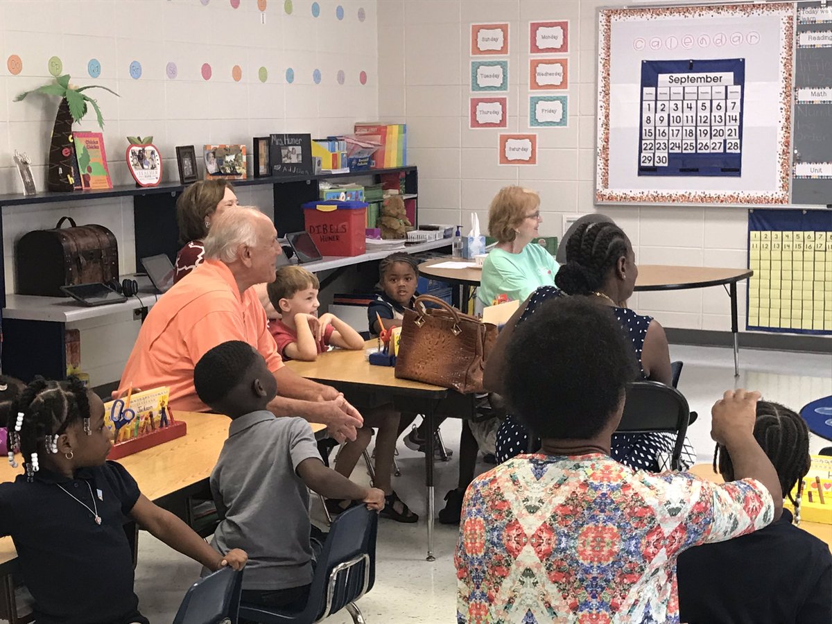 TroyElementary1's tweet photo. Happy Grandparents Day!
#testrojans https://t.co/1UUFRw9Rb3