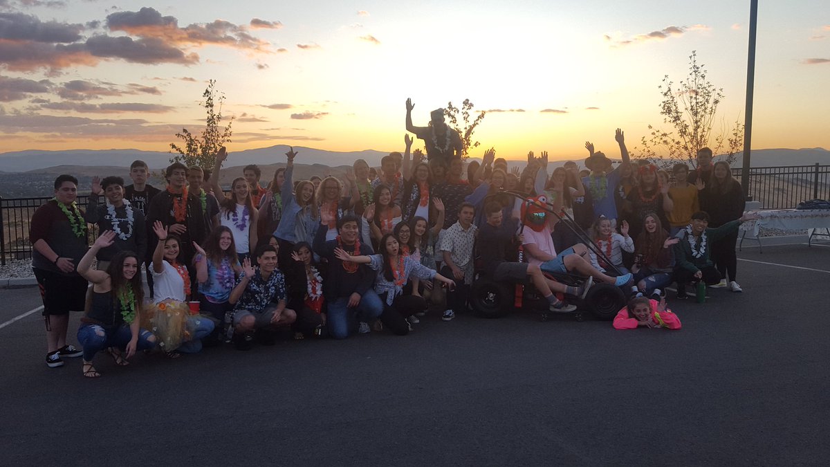 tmcchighschool's tweet photo. Class of 2020 Senior Sunrise and Glow Show https://t.co/tO1PfnQxZq