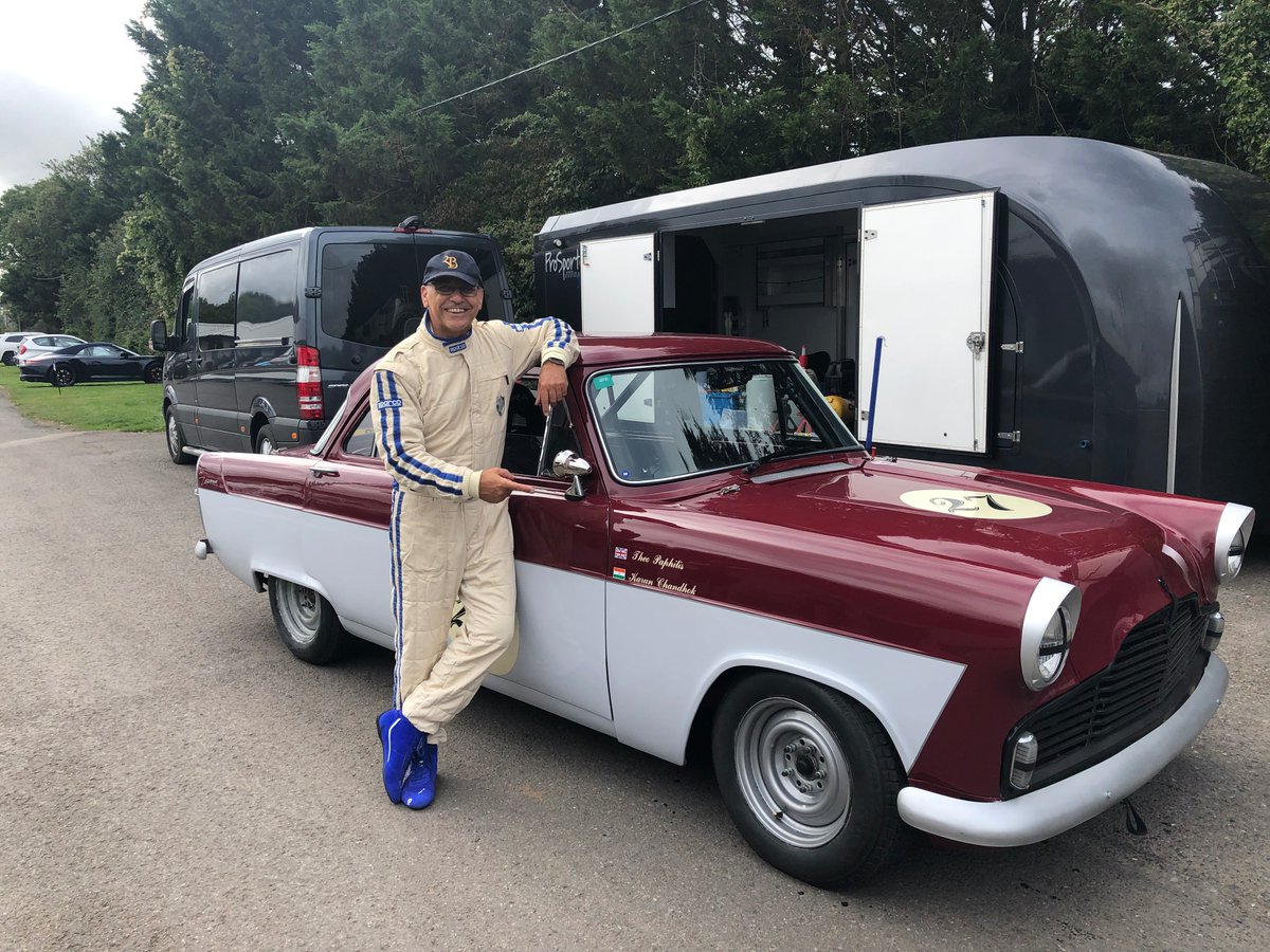 TheoPaphitis's tweet photo. Been a lot of fun putting my Ford Zodiac through her paces at Castle Combe this afternoon ! @karunchandhok looking forward to meeting &amp; racing with you - she's definitely ready to go for next weekend's #GoodwoodRevival @goodwoodrevival #letsgoracing https://t.co/gyLKpDx3fM
