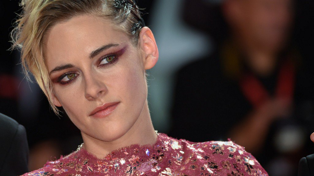 Kristen Stewart’s experience is emblematic of LGBTQ people’s struggles in Hollywood thinkprogress.org/kristen-stewar…