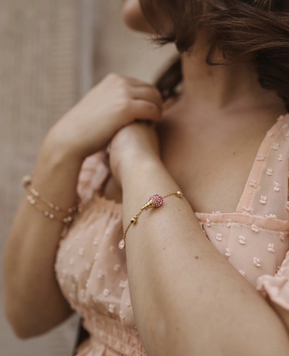 I scream, you scream, we all scream for ice cream 🍦🍦 <a href="/swarovski/">swarovski</a> bringing us sweet treats #swarovski #SS19 #bracelet #NoRegrets #SwarovskiAccessories