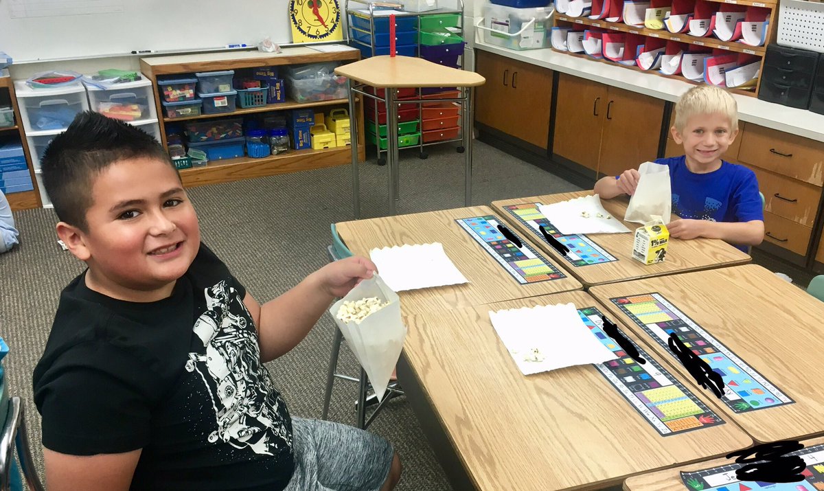 nicksofio's tweet image. The smell of popcorn filling the hallways means it’s a popcorn Friday!! Thanks to our awesome parent group, LESO, for making this happen. #ALASconnectED #LKCanDoKids