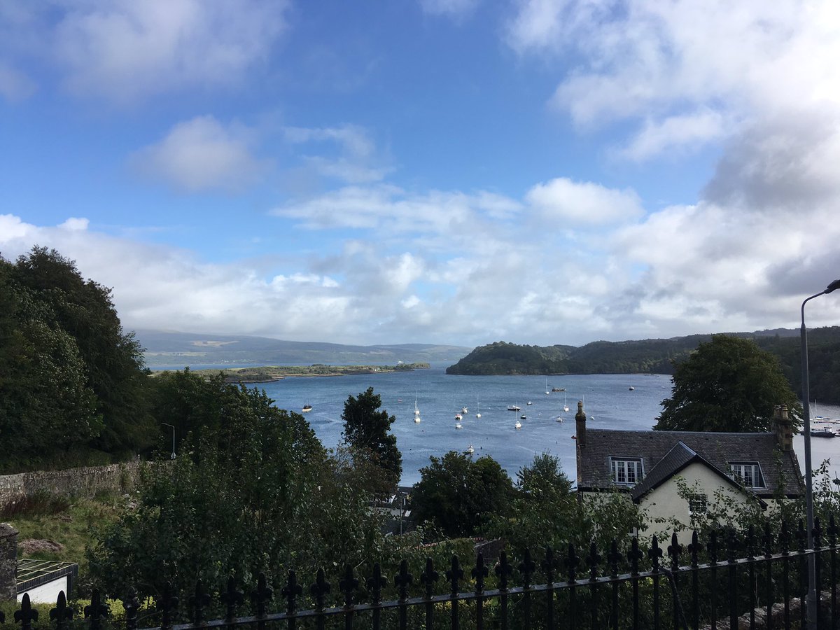 The sun is shining and we’re loving our time here on Mull with @Comar_Arts ! What an inspiring setting @EMusicScotland #Tobermory