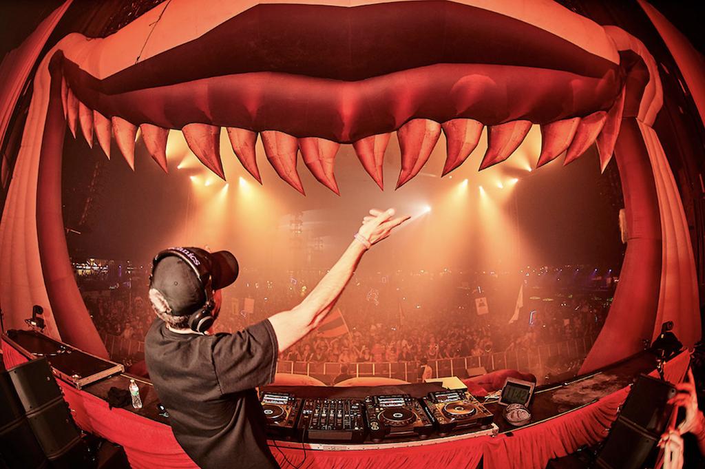 festpopusa's tweet photo. During the 2019 edition of Escape: Psycho Circus, the supernatural spirit of Halloween will come alive as more than 65 of the world’s most acclaimed dance music artists set the soundtrack for the two-night Halloween festival on Friday, Oct.  #EDM #Escape  https://t.co/8OszzYh4qp https://t.co/8apzGgb1Kc