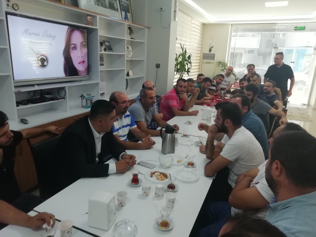 hakan5848's tweet photo. Bant Boru emekçileri olarak lokamize ziyaret gerçekleştirdik Başkanımıza yeni görevinde başarılar dileriz

#TürkMetal
#Bantboru
#Lidersendika
#İstanbulanadoluyakasisubesi https://t.co/iuE4qbliWZ