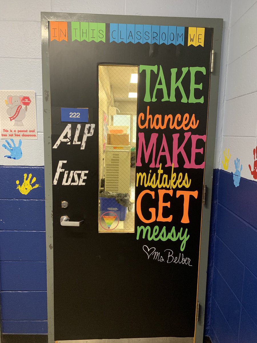BelberMiss's tweet image. My @OfficialCricut has been busy adding some personality to my classroom! #gettingthere #cricutTeacher #iteachsteam #allinhp