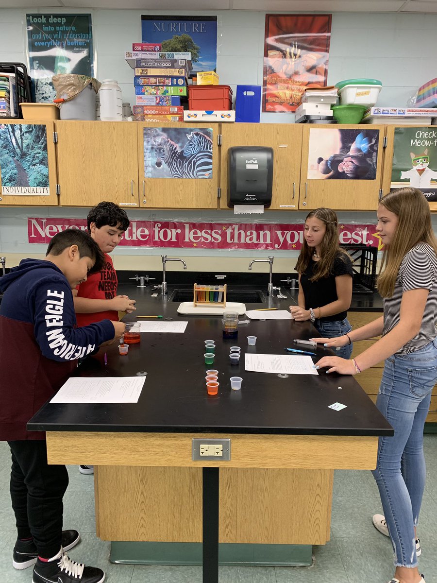 FTS_bHolleran's tweet photo. Using our measurement and problem solving skills as we mix primary colors to make secondary colors! #ddempower https://t.co/VntHBsZOYC