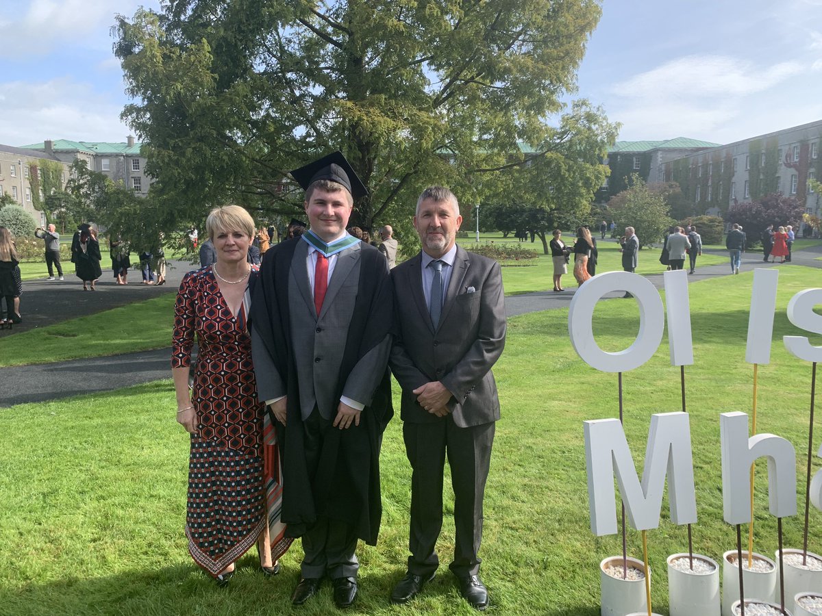dmcguinness0's tweet photo. Hard to believe I’m officially a graduate of Maynooth University. Couldn’t have done it without a fantastic group of friends, my parents for their vital advice & support, and finally the amazing lecturers and tutors in Biology, Chemistry and Education #BScEd #ScienceEd https://t.co/DDLBDvV3Mn