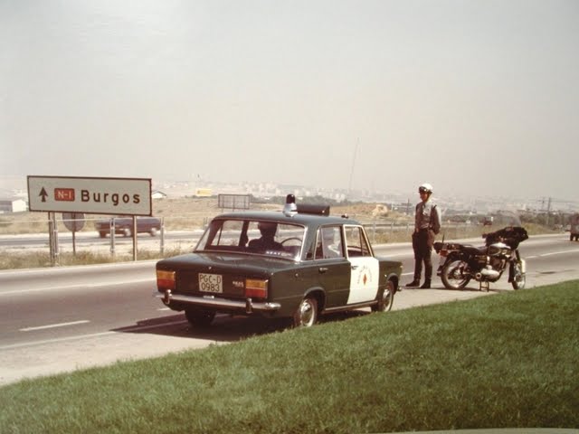 La #AgrupacionTrafico de #GuardiaCivil se creó en 1959, en estos años sus componentes han dedicado su esfuerzo para que nuestras carreteras sean más seguras

Las personas y los medios cambian pero el espíritu de servir al ciudadano sigue firme en los hombres y mujeres de la #ATGC