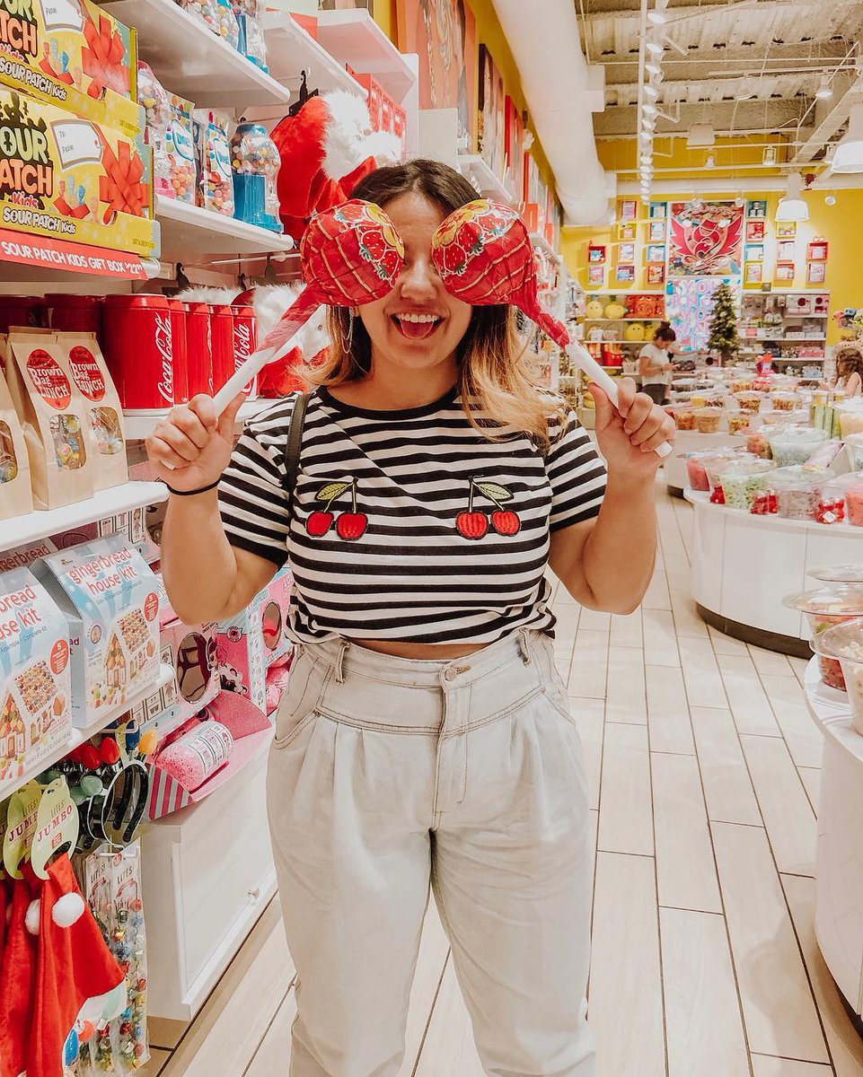 ShopsatSunset's tweet photo. Satisfy your sweet tooth at @ITSUGAR in #SunsetPlace. 🍭 https://t.co/dDjcSTKWLh