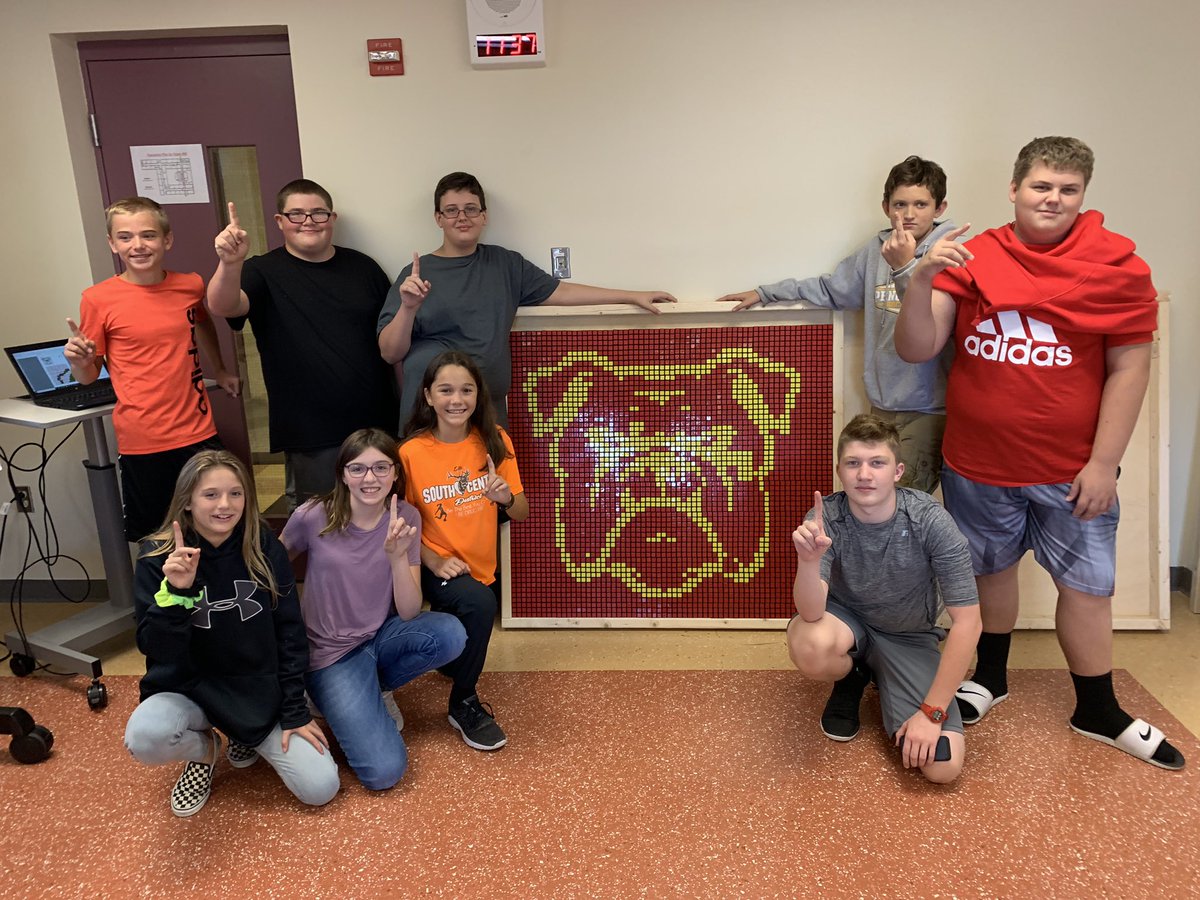 DRobSTEM's tweet photo. BSMS Stem class using 400 Rubik’s Cubes to root on the Bulldogs tonight against Boiling Springs.  Go Dawgs! @bshsDawgs #bssdproud #bsmsrocks #drobstem https://t.co/wGwz5Ryfuy