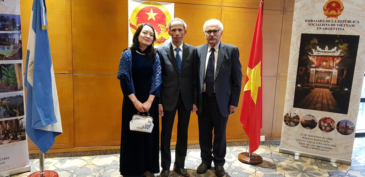 kotvictor's tweet photo. #Jueves intensa jornada. Luego de asistir al festejo del 74 Aniversario de la independencia de #Vietnam, participamos del #BanderazoAntiimperialista en #Solidaridad con #Venezuela y cerramos participando del II Encuentro Americano #Libertad a #LxsPresxsPolíticxs junto a @ligaddhh https://t.co/CUIuRHJyUe
