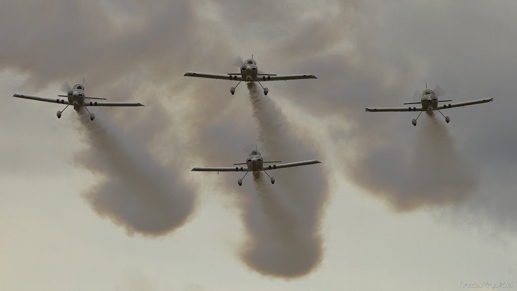 Friday flying formation ✈️