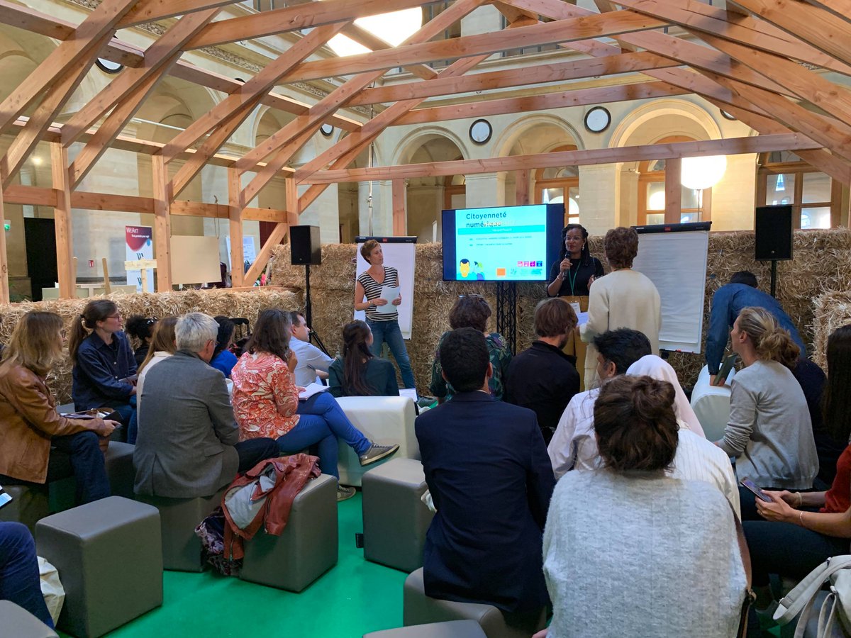 OrangeRSE's tweet image. [#Convergences] #Citoyenneté #Numérique : c’est le moment de la remise des prix de l’#hackathon !