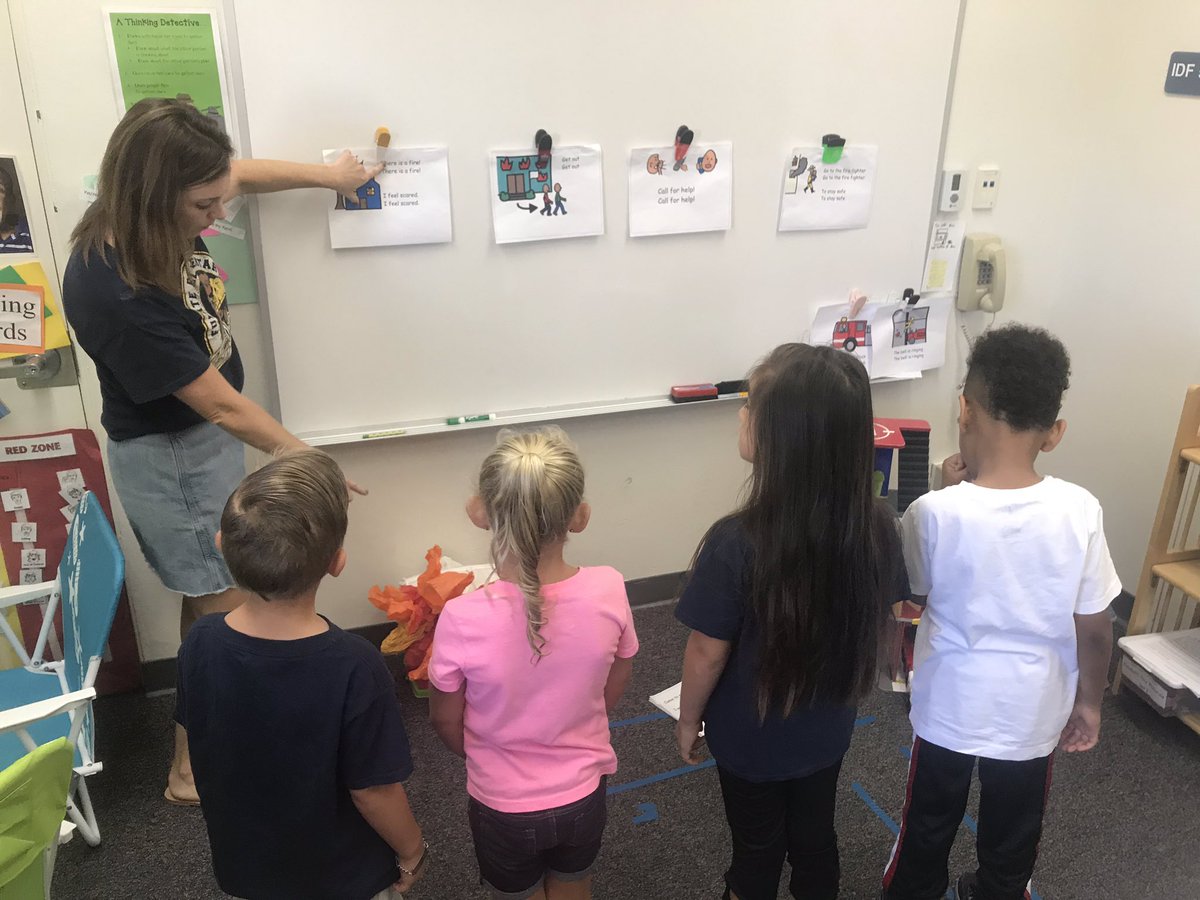 Amazing <a href="/CVWorldofWork/">World of Work™️</a> in action during speech groups! <a href="/CajonValleyUSD/">CajonValleyUSD</a>