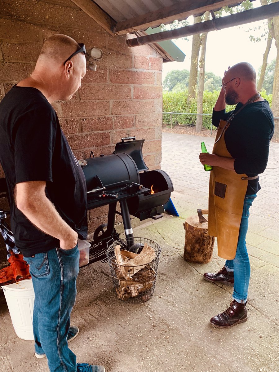 DUUGNL's tweet image. #UmbracoBBQ impression. First round... ribs! #umbraco #duug #community