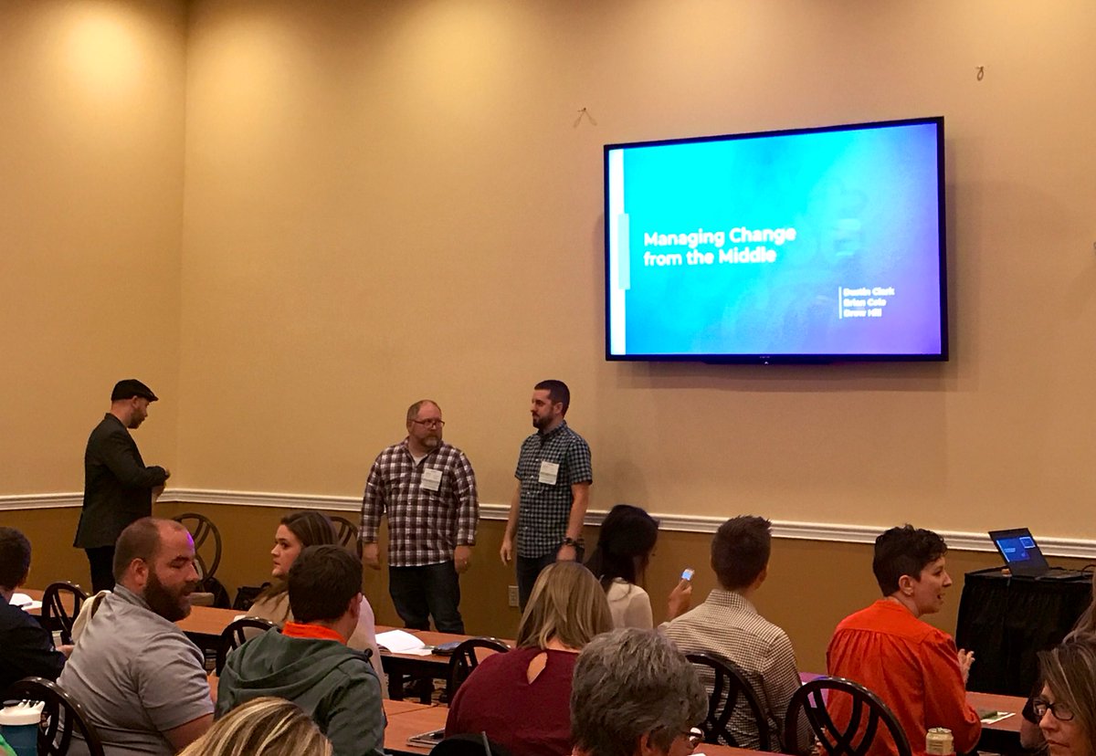 The band just went off stage!! #trueUSummit <a href="/DustinAClark/">Dustin Clark</a> <a href="/drewhillad/">Drew Hill</a> @Brian_J_Cole