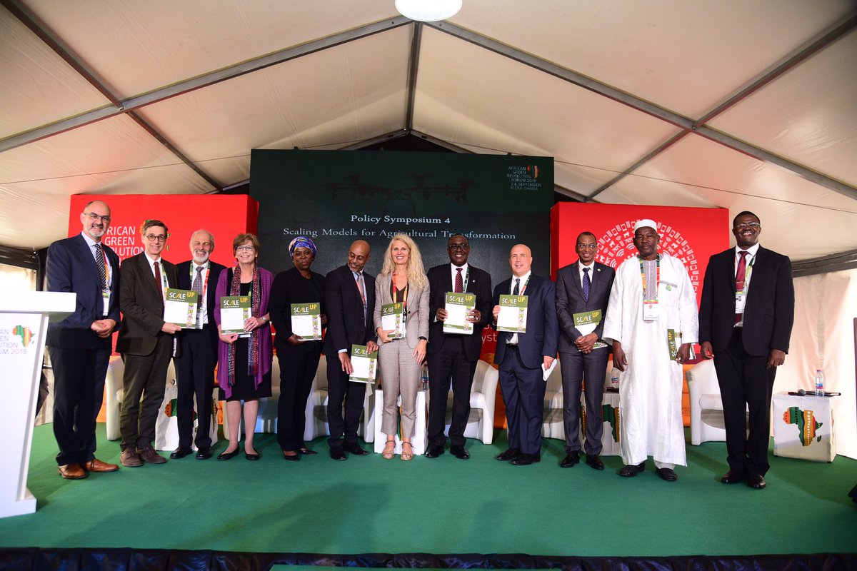 jhowardfoodsec1's tweet photo. Very successful launch of Scaling Up Sourcebook at #AGRF2019! Full and very engaged house discussing scaling in ag. For four hours. Unimaginable even 5 yrs ago. Shoutouts to @AGRAAlliance, @FeedtheFuture, @PurdueAg, @SyngentaFDN, @AfDB_Group, @akin_adesina. https://t.co/RJnph4E1Ax