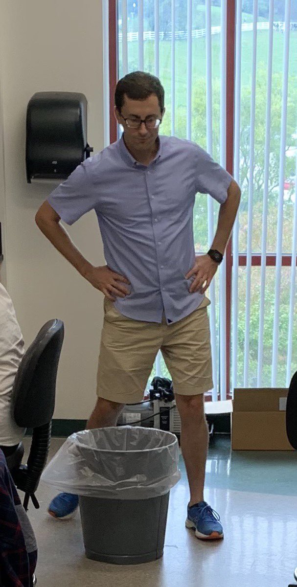 mbrand122's tweet photo. TA for the Plant Tissue Culture course, Jon Mahoney, looking a bit concerned about some of the sterile technique he is observing. #UConnPlantTissueCulture https://t.co/yD3IZdG2UB