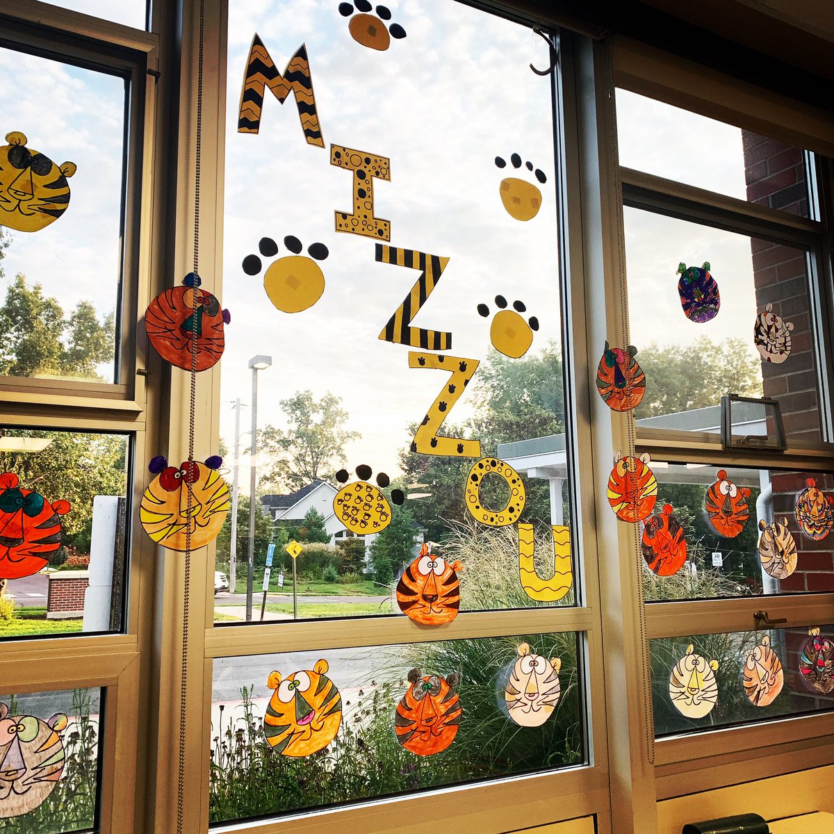 Did someone say #PaintTheZou?? We heard you Coach <a href="/CuonzoMartin/">Cuonzo Martin</a>!! A big MIZ-ZOU from us to you!! 

<a href="/Coach_Odom/">Barry Odom</a> <a href="/MizzouFootball/">Mizzou Football</a> <a href="/MizzouEducation/">Mizzou Education & Human Development</a>