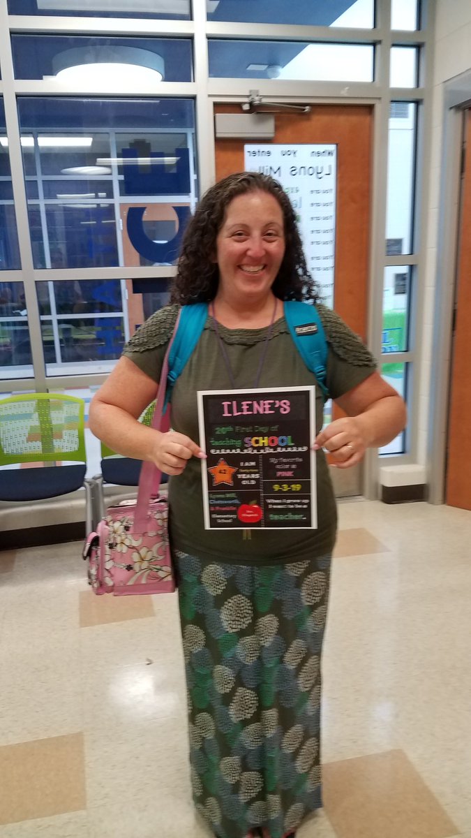 SraChupnick's tweet photo. Here's to yr 20! 1st week back was great! Excited for this year! Today was amazing b/c our new superintendent visited @LyonsMill &amp; saw my 4th graders on their 1st day of Spanish! @BCPS_Sup @FranklinELsch @ChatsworthSch #LanguageIsLiteracy @BCPS_WorldLang @BaltCoPS @BcpsPassport https://t.co/Hfccm8qFYu